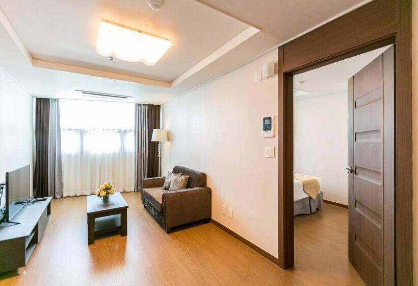 جناح جونيور, Xenia