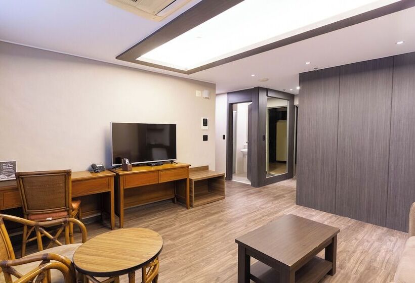 جناح غرفتين نوم, Xenia