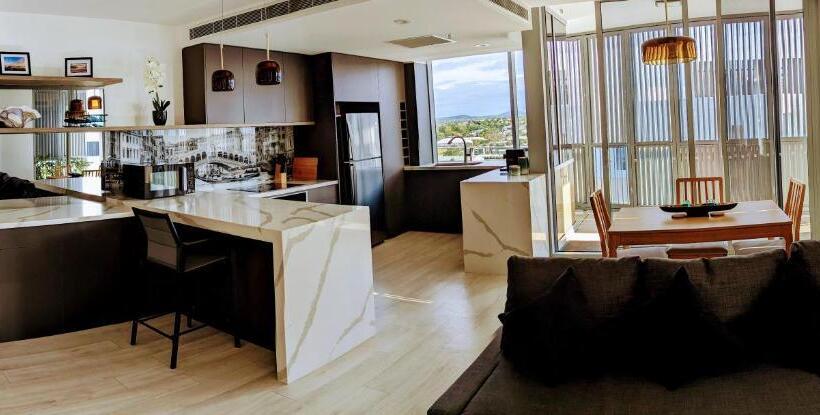 2 Bedrooms Apartment River View, Link Portside Wharf Apartment