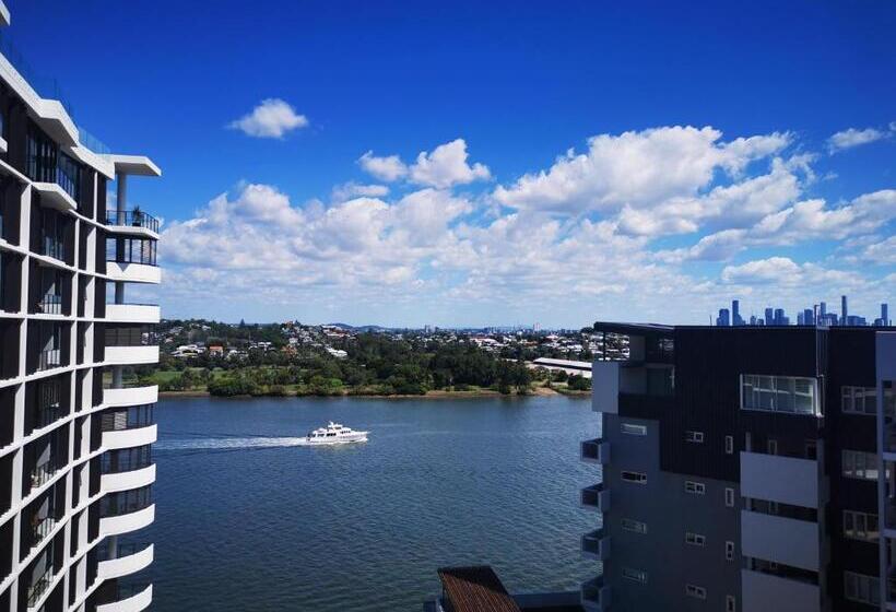 2 Bedrooms Apartment River View, Link Portside Wharf Apartment
