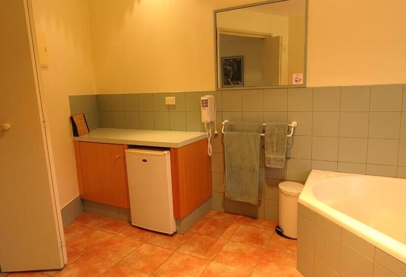 带特大床的高级间, Pinnacle Holiday Lodge