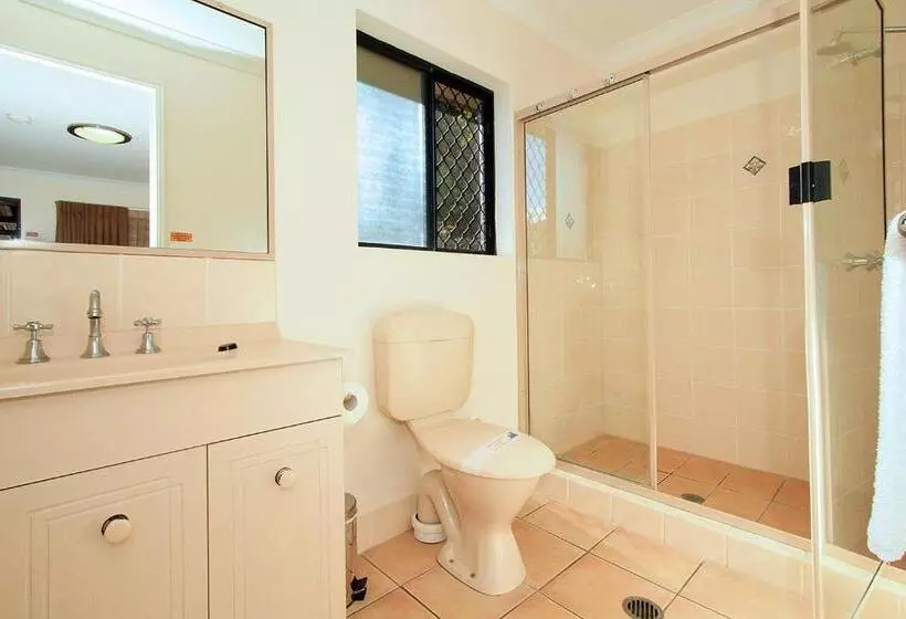 Perhehuone, Rockhampton Palms Motor Inn