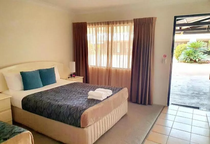 Standard Kolmen Hengen Huone, Rockhampton Palms Motor Inn