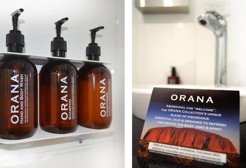 اتاق خانواده اجرایی, Orana Motel