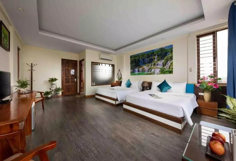 اتاق لوکس سه تخته, Viet Village Hotel & Travel