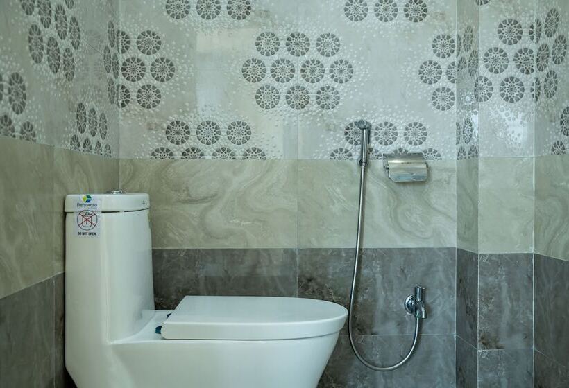 اتاق لوکس سه تخته, Pokhara Tourist Home