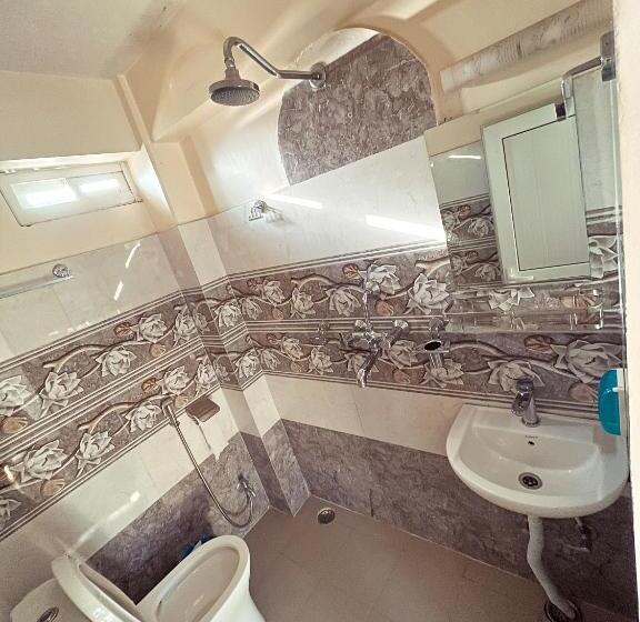 اتاق اکونومی, Pokhara Tourist Home