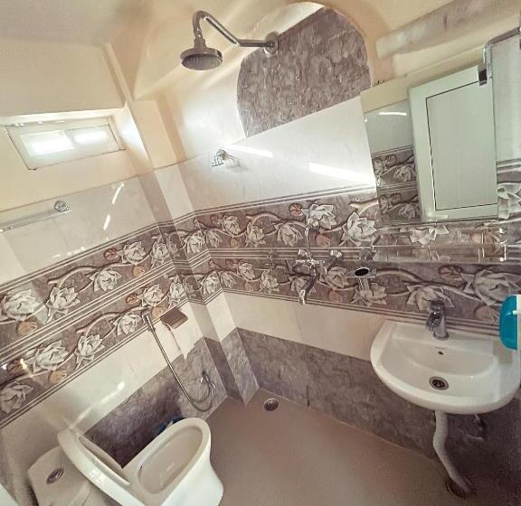 اتاق اکونومی, Pokhara Tourist Home