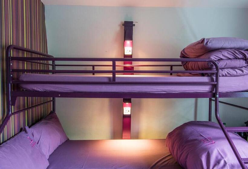 基本三人间, Safestay London Kensington Holland Park