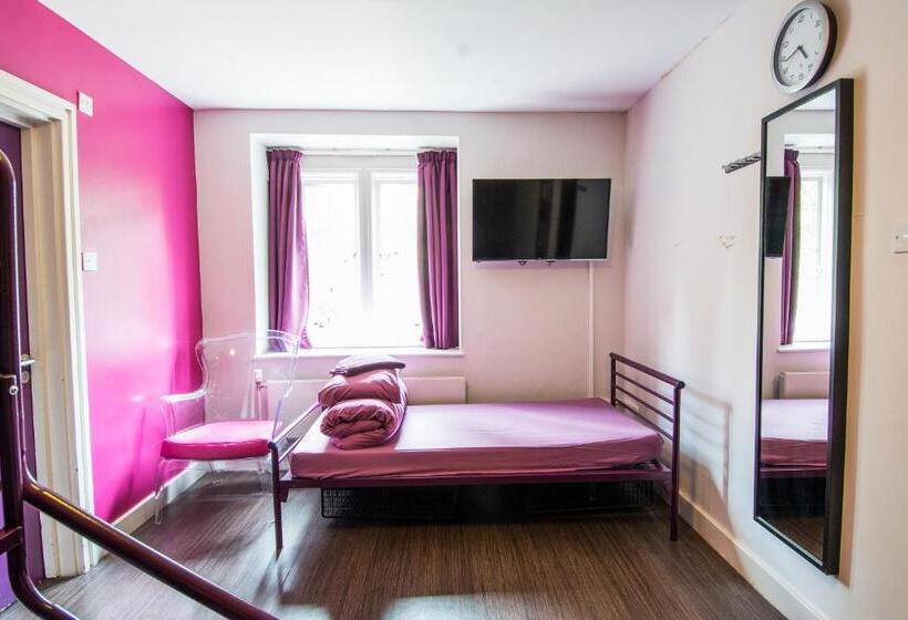 Quarto Quádruplo Estandar, Safestay London Kensington Holland Park