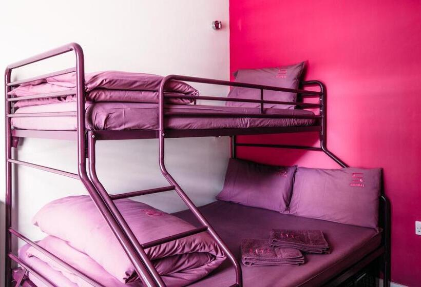 Quarto Quadruplo Estandar Banheiro Compartilhado, Safestay London Kensington Holland Park