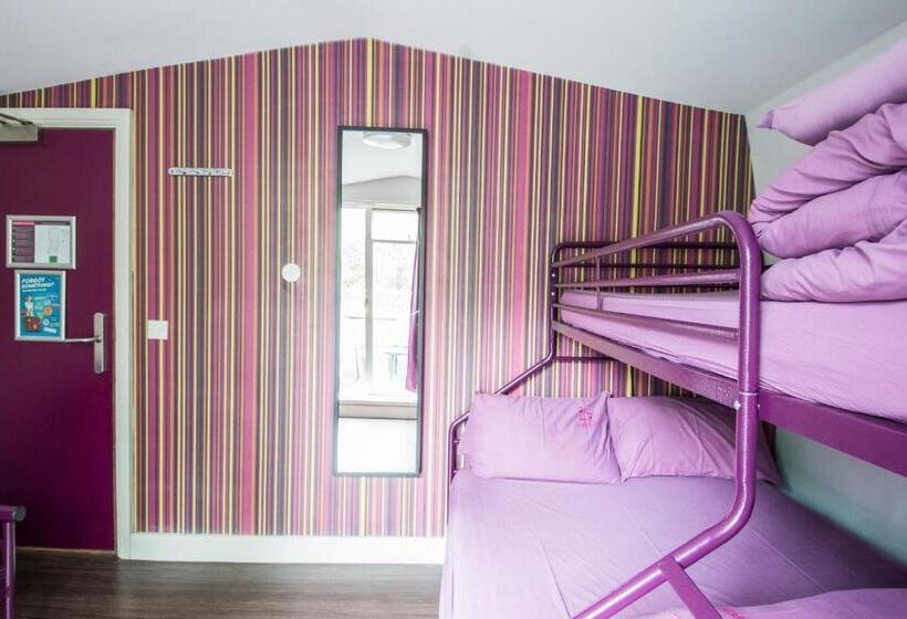 标准四人间共用浴室, Safestay London Kensington Holland Park