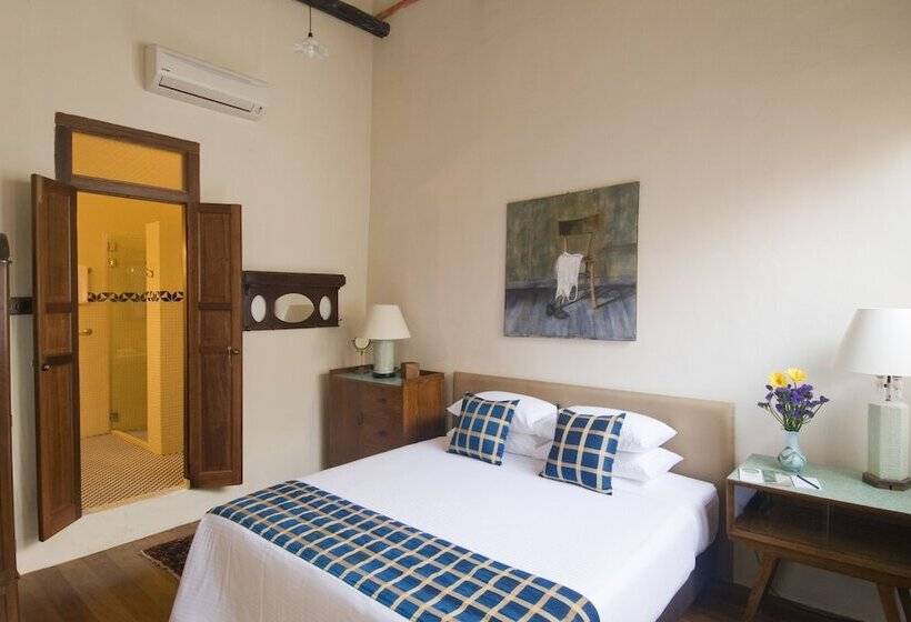 جناح, 23 Lovelane Penang