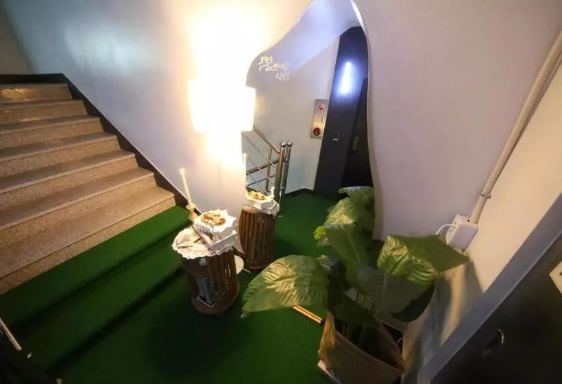 سوییت خانوادگی, Busan Seomyeon Broa