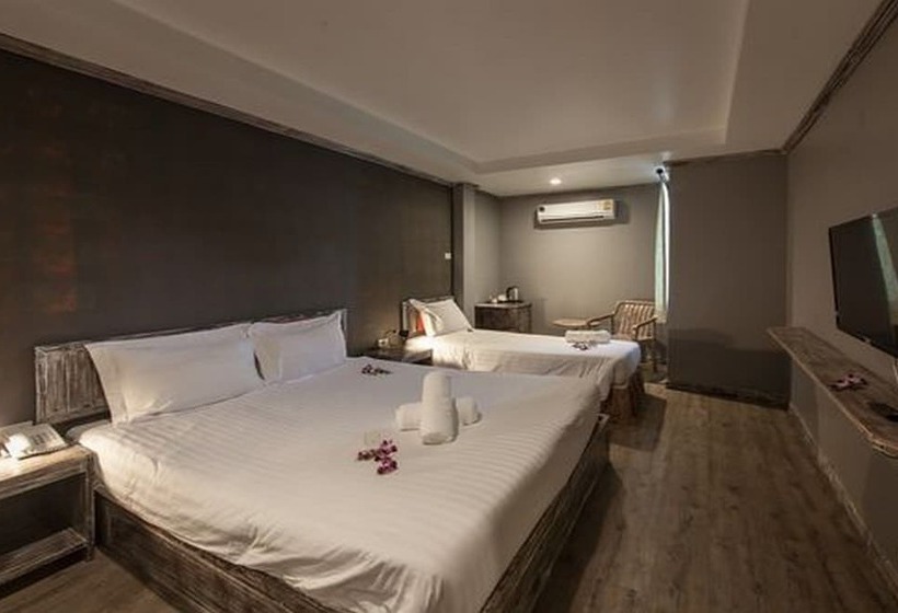 חדר סטנדרט לשלושה, City Dance