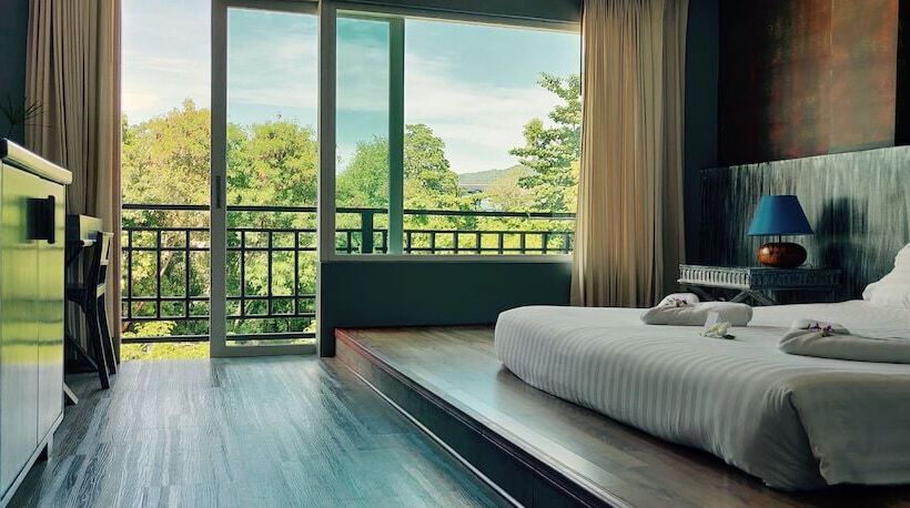 חדר דלוקס, City Dance