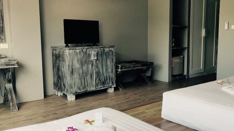 חדר דלוקס לשלושה, City Dance