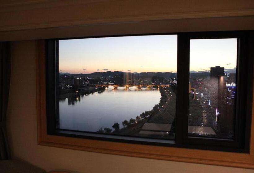 جناح مطل على البحر, Dongbang