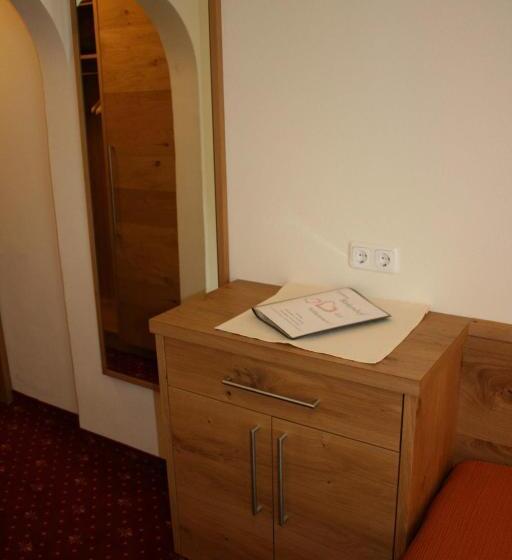 اتاق استاندارد سه تخته با بالکن, Garni Birkenhof