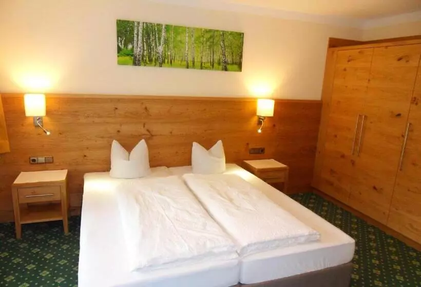 Deluxe Kolmen Hengen Huone, Garni Birkenhof