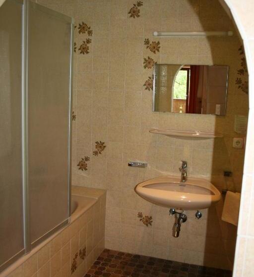 اتاق استاندارد سه نفره, Garni Birkenhof