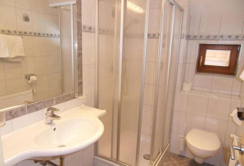 اتاق استاندارد سه تخته با چشم‌انداز, Garni Birkenhof