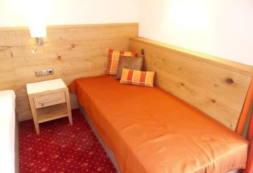 اتاق استاندارد سه نفره, Garni Birkenhof