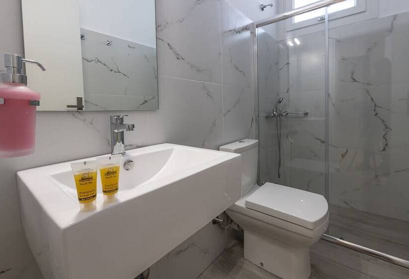 스탠다드 트리플 룸, Paraskevas Boutique