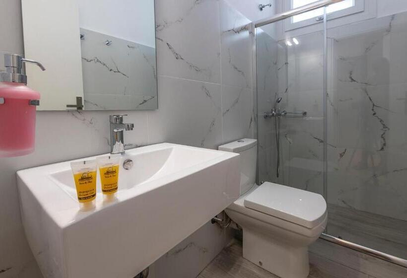 스탠다드 트리플 룸, Paraskevas Boutique