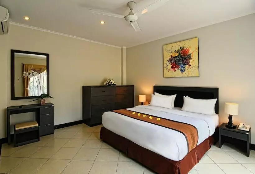 スタンダードスタジオ, Kuta Townhouse Apartments