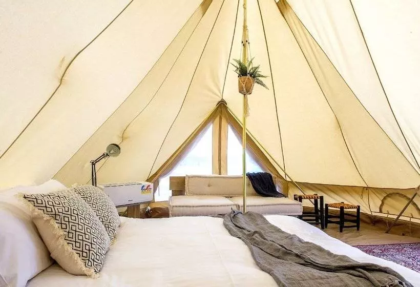 Deluxe Tent, Balgownie Estate Bendigo