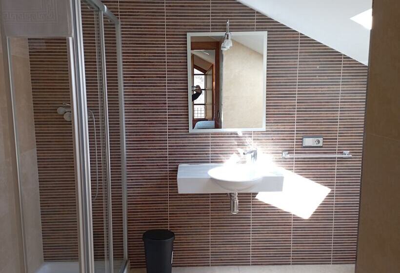 غرفة دور أخير, San Martino