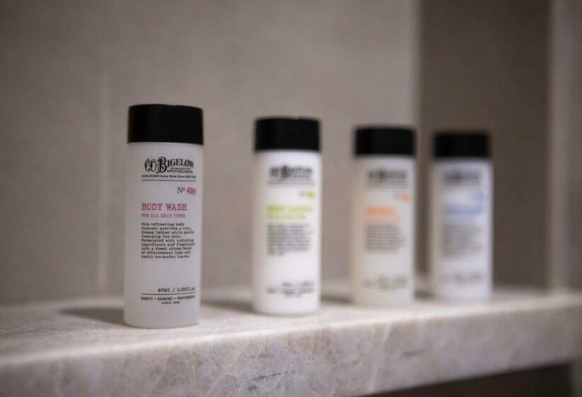 로얄 룸, Inn At The Carlin