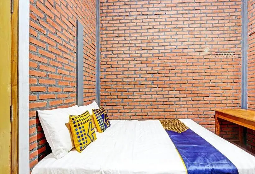 Camera Economy, Oyo Homes 91150 Desa Wisata Samiran