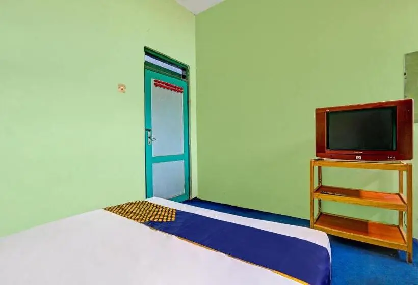 Camera Tripla Economy, Oyo Homes 91150 Desa Wisata Samiran