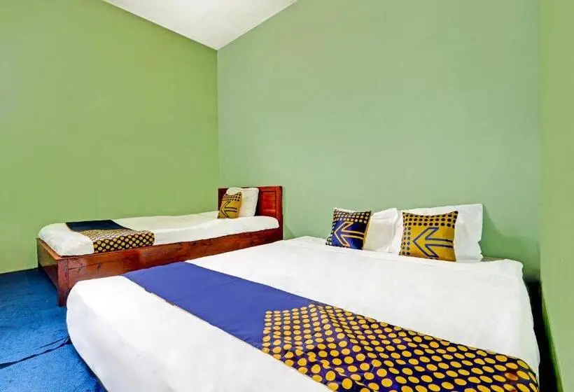 Camera Tripla Economy, Oyo Homes 91150 Desa Wisata Samiran