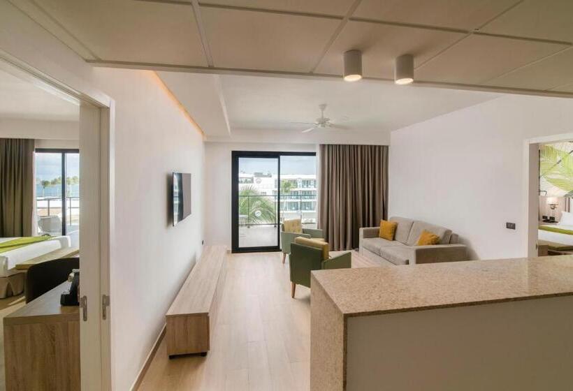 سوئیت مستر, Serenade All Suites - Adults Only Resort