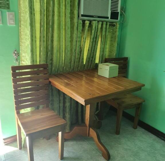 Номер Стандарт, L & M Hearthstones Lodge