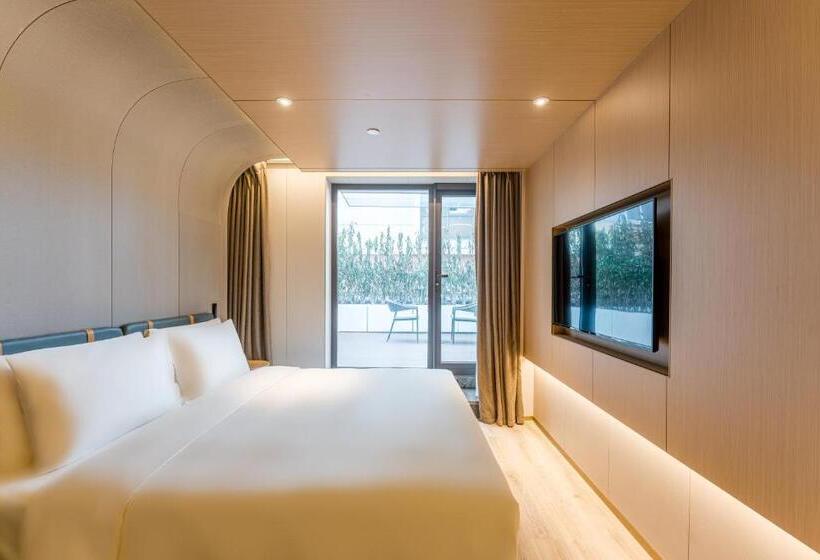 Номер Deluxe с Балконом, Atour Hotel Shanghai World Expo West Gaoke Road