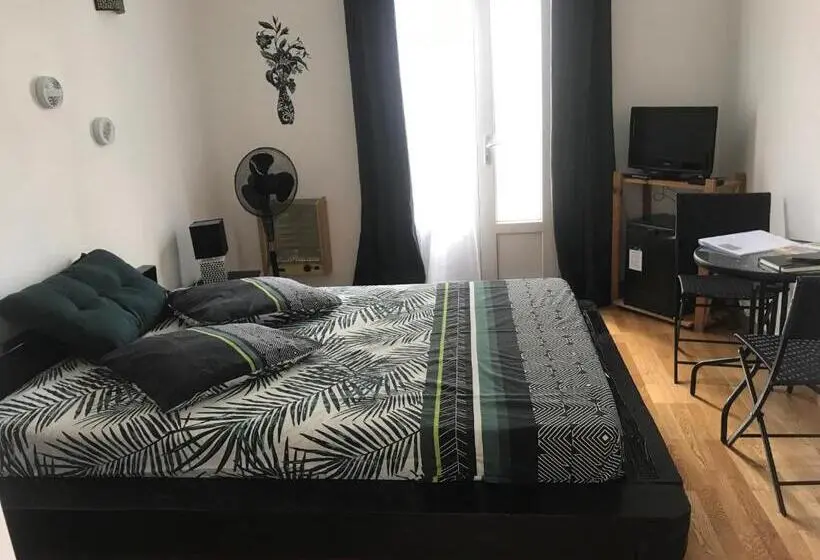 スタンダードルーム, Chambre En Ardèche Du Sud