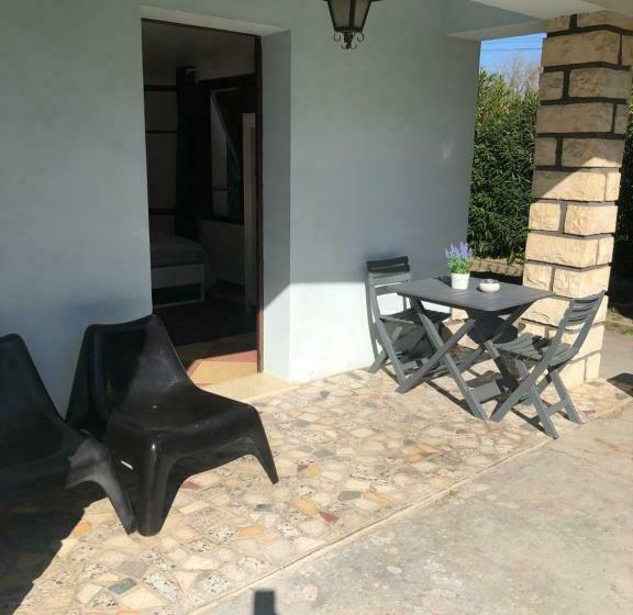 اتاق استاندارد با چشمانداز باغ, Chambre Olivier