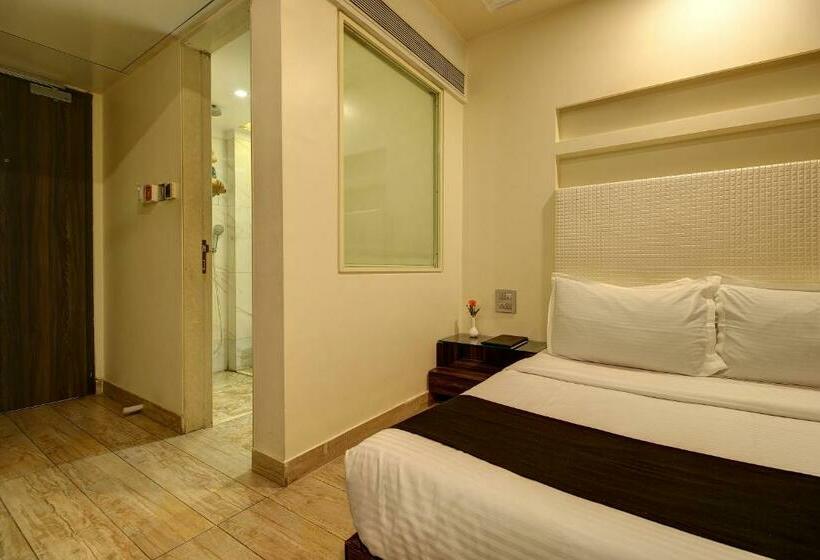 Quarto Estandar, Mumbai House Juhu, Santacruz West, Mumbai