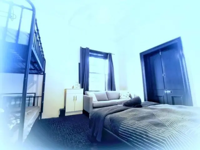 ファミリールーム, Star Of The West