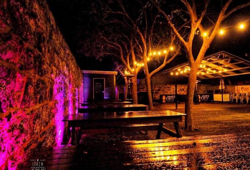 1ベッドルームアパートメント, Star Of The West