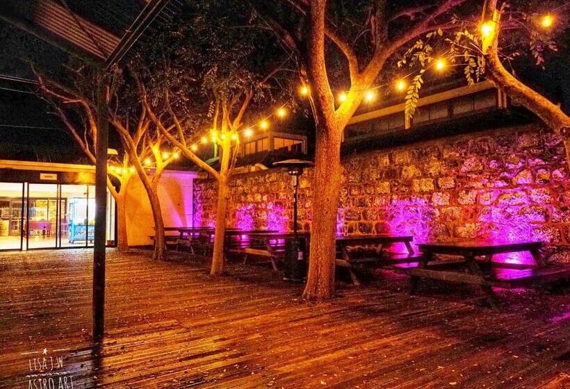 1ベッドルームアパートメント, Star Of The West