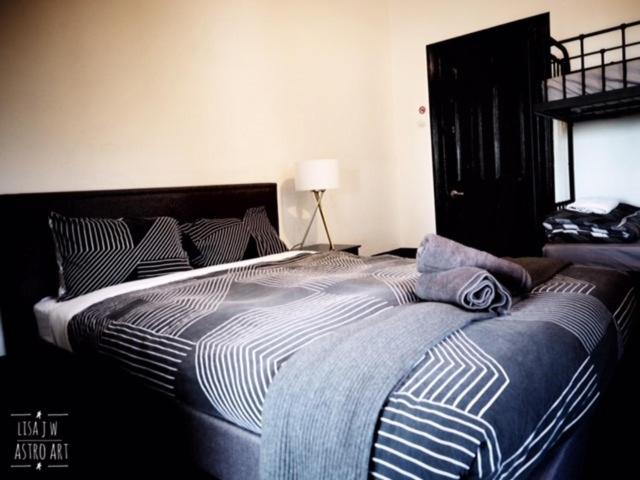 ファミリールーム, Star Of The West