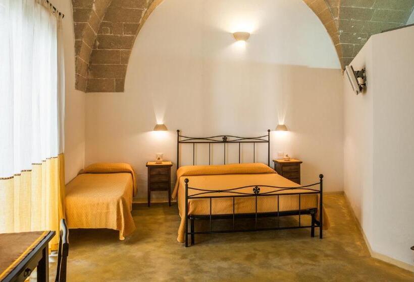 Pokój Standard Trzyosobowy, B&b La Garolla