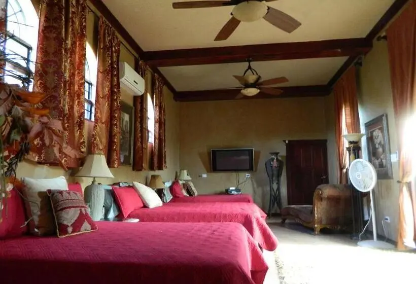 اتاق خانوادگی, Becks Bed & Breakfast