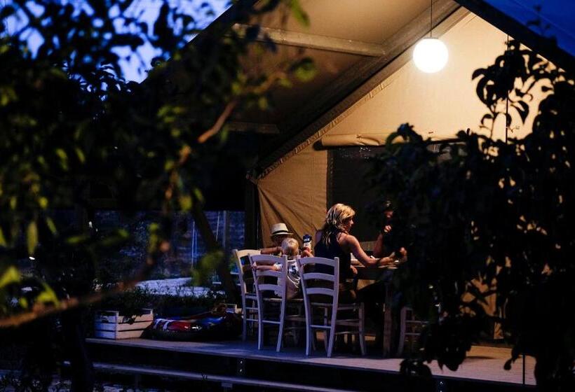 Standard Tent, Duca Di Castelmonte