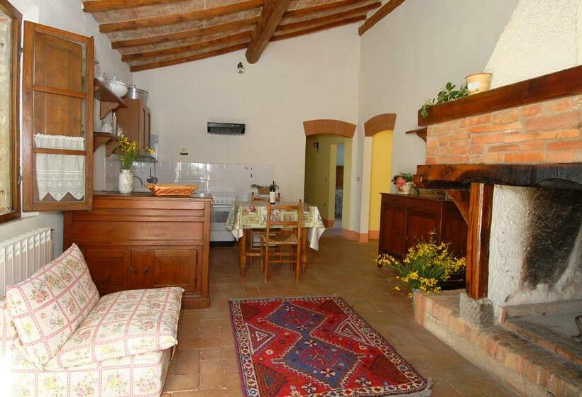 带2个卧室的公寓, Podere Santaadele